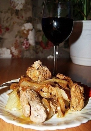 Свинина жареная с луком