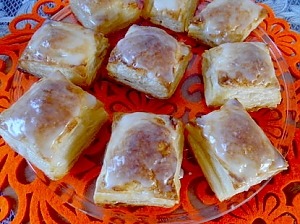 Слойки з кокосовою стружкою