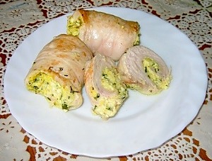 Рулетики из куриного филе с творогом