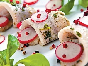 Закуска из сельди с редиской