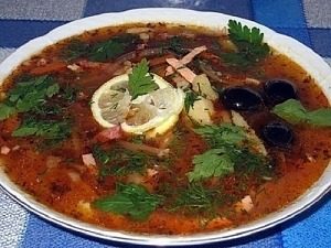 Мясная сборная солянка с маслинами
