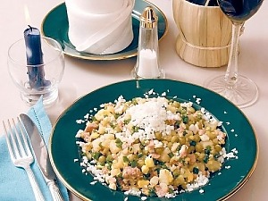 Салат из печени трески с горошком