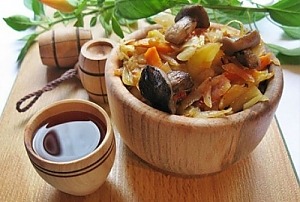 Капуста, тушеная с грибами