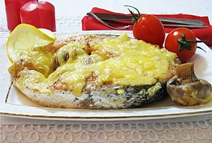 Лосось запеченный с сыром