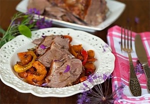 Баранина запеченная с овощами