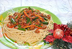 Паста по-флотски с фасолью