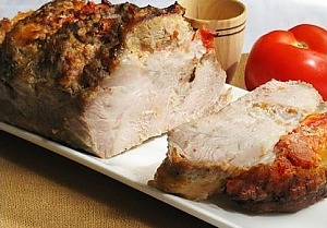 Запеченная свинина с томатами