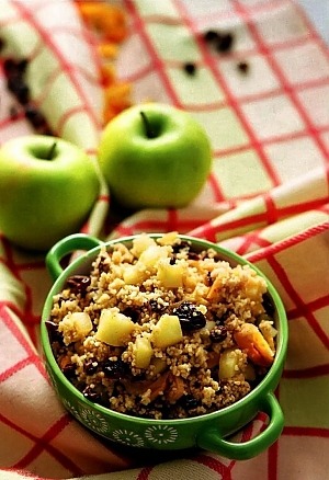 Кускус с яблоками