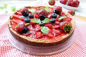Песочный пирог с клубникой Песочный пирог с клубникой