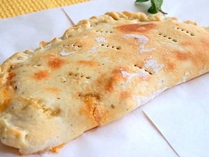 Закрытая пицца Кальцоне