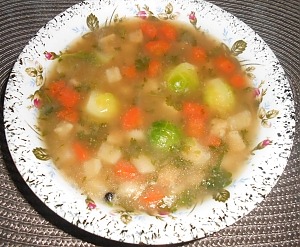 Суп с брюссельской капустой на курином бульоне
