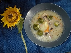 Суп с брюссельской капустой и шампиньонами