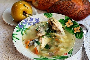 Уха на курином бульоне
