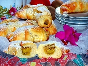 Рогалики с киви и яблоками