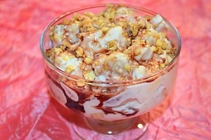 Фруктовый салат со сливками