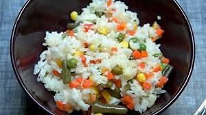 Рис с замороженными овощами