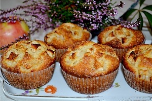 Маффины с кусочками яблок