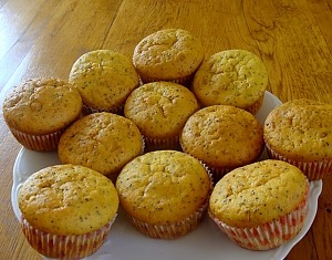 Маффины с апельсиновой цедрой и маком Маффины с апельсиновой цедрой и маком