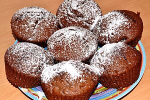 Цельнозерновые маффины с какао и корицей на простокваше