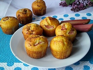 Маффины с ревенем и корицей Маффины с ревенем и корицей