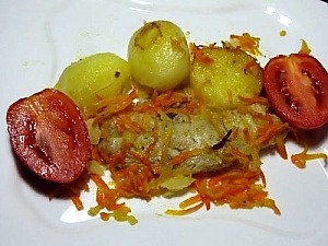 Запеченный хек с картофелем