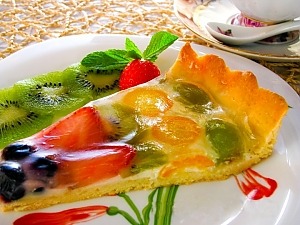 Фруктовый торт со сливочным кремом и желе