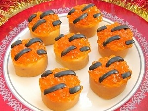 Блинные рулетики с икрой