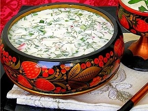 Окрошка на кефире с колбасой