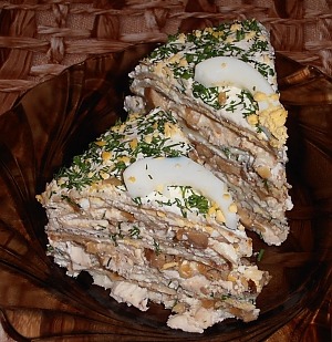 Блинный торт с курицей и грибами Блинный торт с курицей и грибами