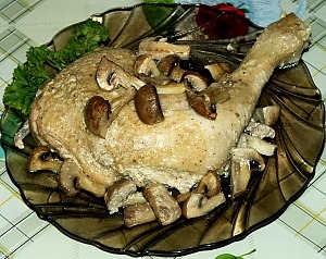 Куриные окорочка запеченные в рукаве с грибами