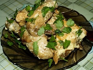 Тушеная курица с кинзой