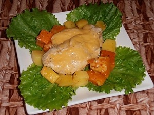 Запеченные куриные грудки с тыквой и картофелем