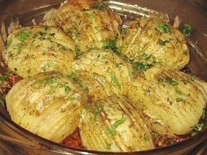 Картофель веером с сыром