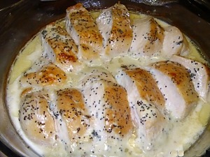 Куриные грудки в сливочно-сырном соусе