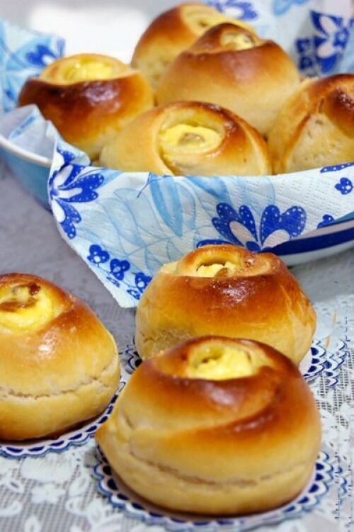 Булочки с творогом и изюмом