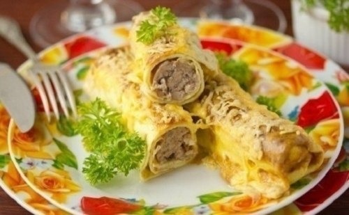 Яичные рулетики с мясной начинкой Яичные рулетики с мясной начинкой