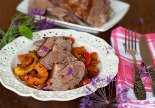 Баранина запеченная с овощами