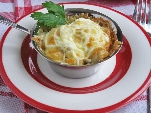 Жюльен с курицей и грибами Жюльен с курицей и грибами