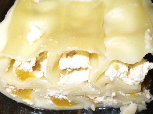 Каннеллони с творогом и персиками Каннеллони с творогом и персиками