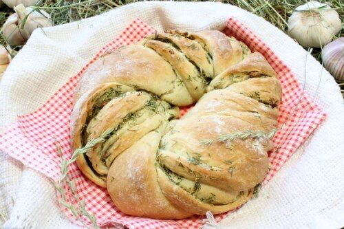 Хлеб с травами и чесноком Хлеб с травами и чесноком