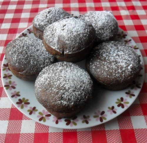 Шоколадные маффины с творожной начинкой