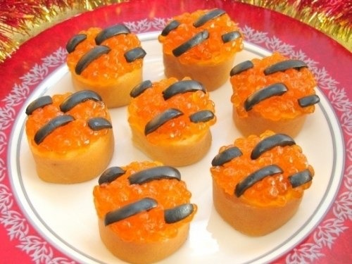 Блинные рулетики с икрой Блинные рулетики с икрой