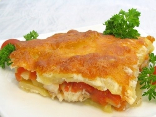 Рыба с картофелем, запеченные под майонезом