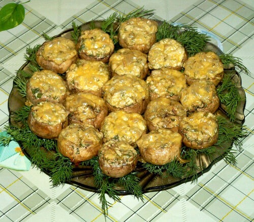 Фаршированные шампиньоны с сыром Фаршированные шампиньоны с сыром
