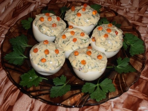 Яйца с красной икрой