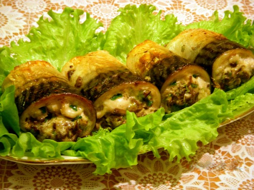 Закусочные рулетики из скумбрии с грибной начинкой